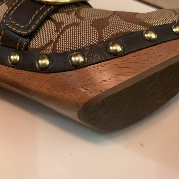 Coach Willow heels with signature “C” design - Picture 4 of 10